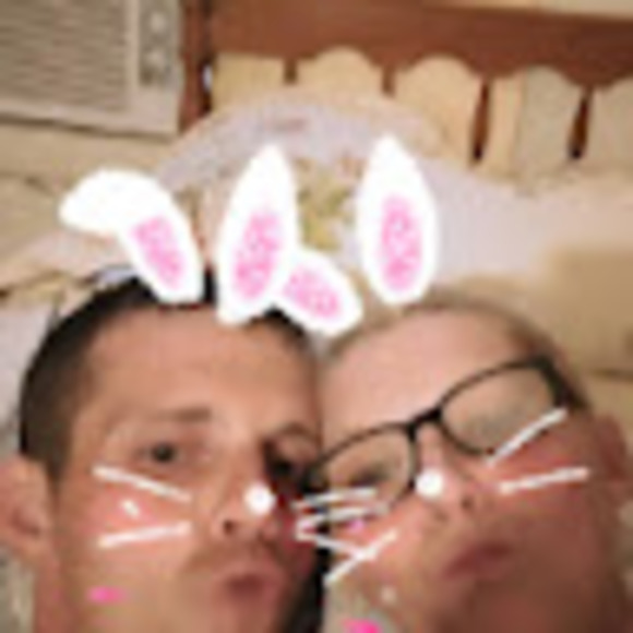 Meet your Posher, Hilary - Picture 1 of 1